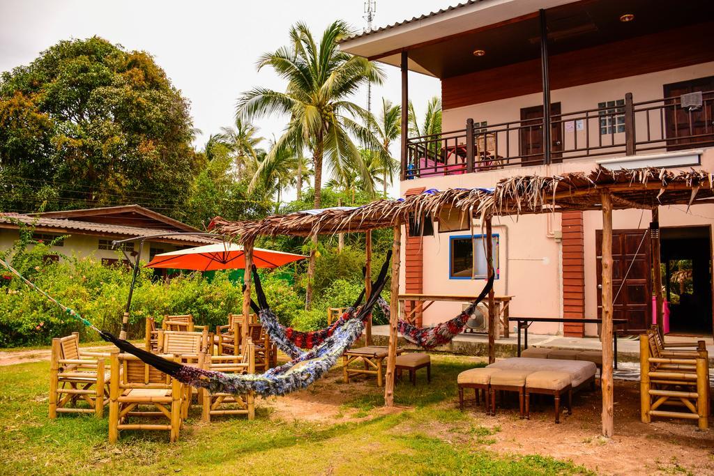 Love Station Hostel Baan Tai Buitenkant foto