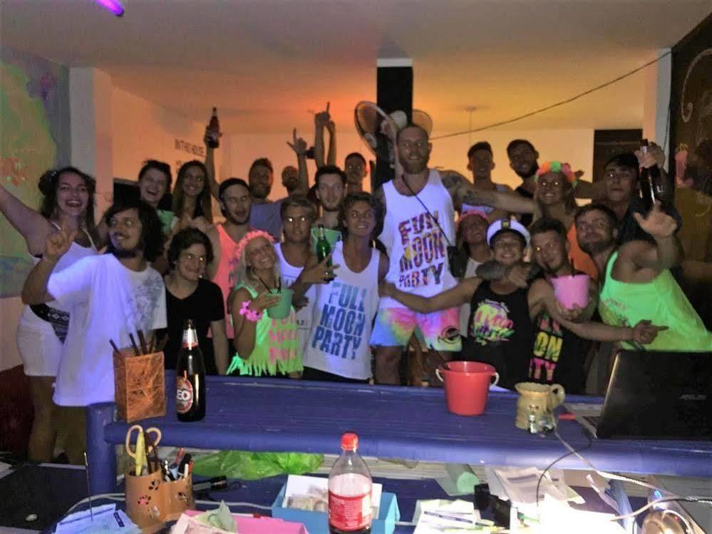 Love Station Hostel Baan Tai Buitenkant foto