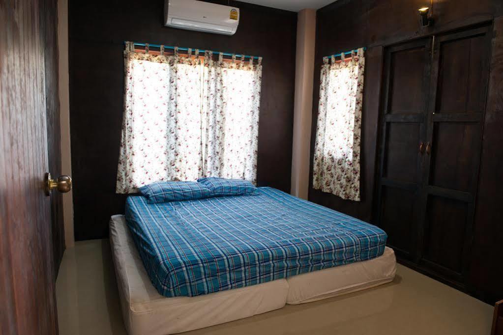 Love Station Hostel Baan Tai Buitenkant foto