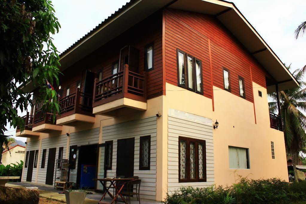 Love Station Hostel Baan Tai Buitenkant foto