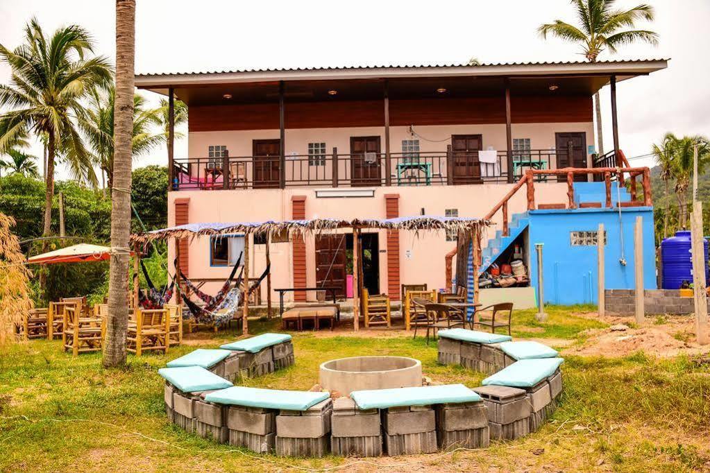 Love Station Hostel Baan Tai Buitenkant foto