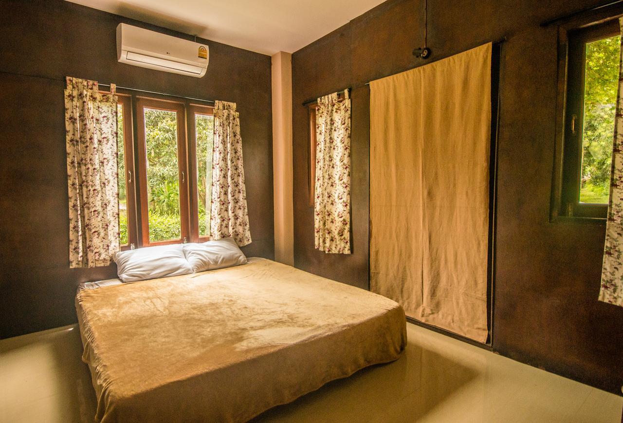 Love Station Hostel Baan Tai Buitenkant foto