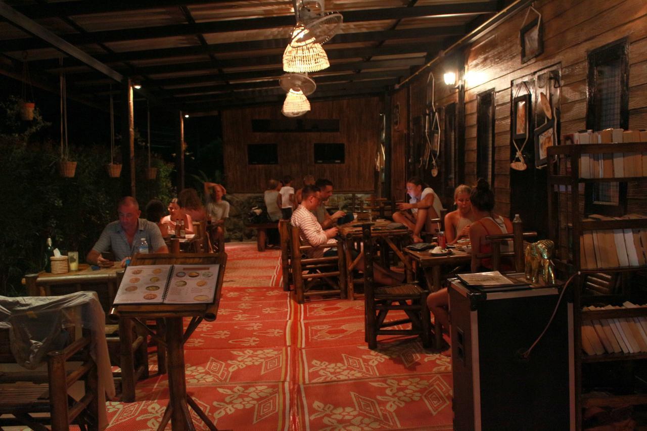 Love Station Hostel Baan Tai Buitenkant foto