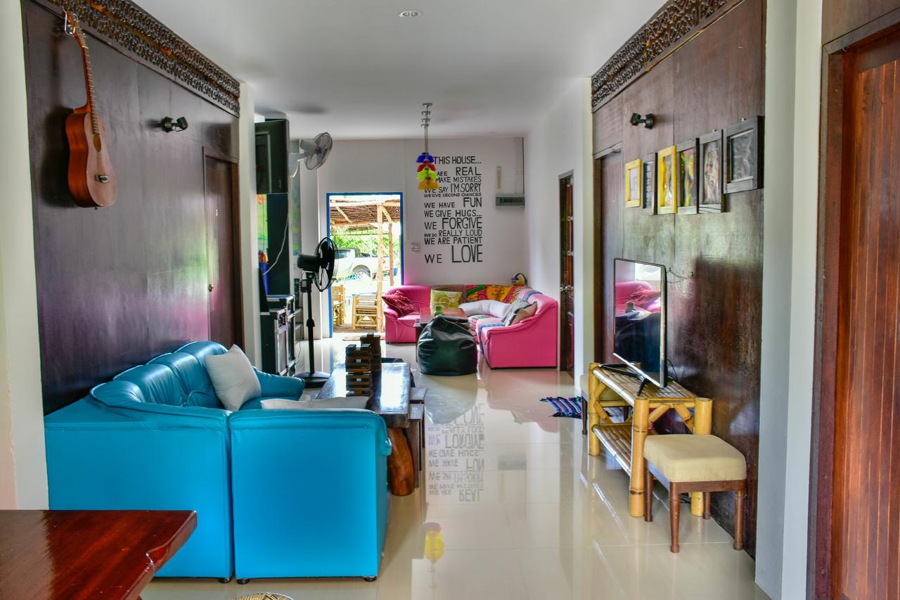 Love Station Hostel Baan Tai Buitenkant foto